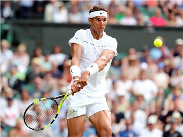 Mit dem Sieg über den Russen Karen Chatschanow hat Rafael Nadal ohne Satzverlust das Achtelfinale erreicht. Foto: Gareth Fuller