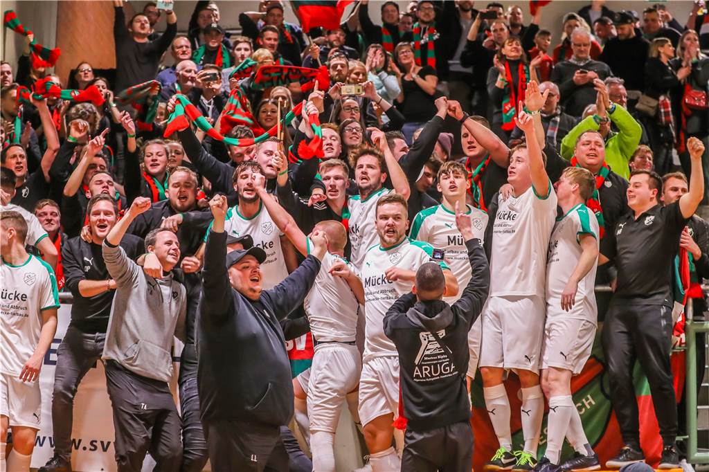 Überlegungen im Vorstand - wird die Hallenfußball-Stadtmeisterschaft wieder verkleinert? Mit dem SV Westrich sorgte ein B-Ligist für ganz große Hallenmomente.