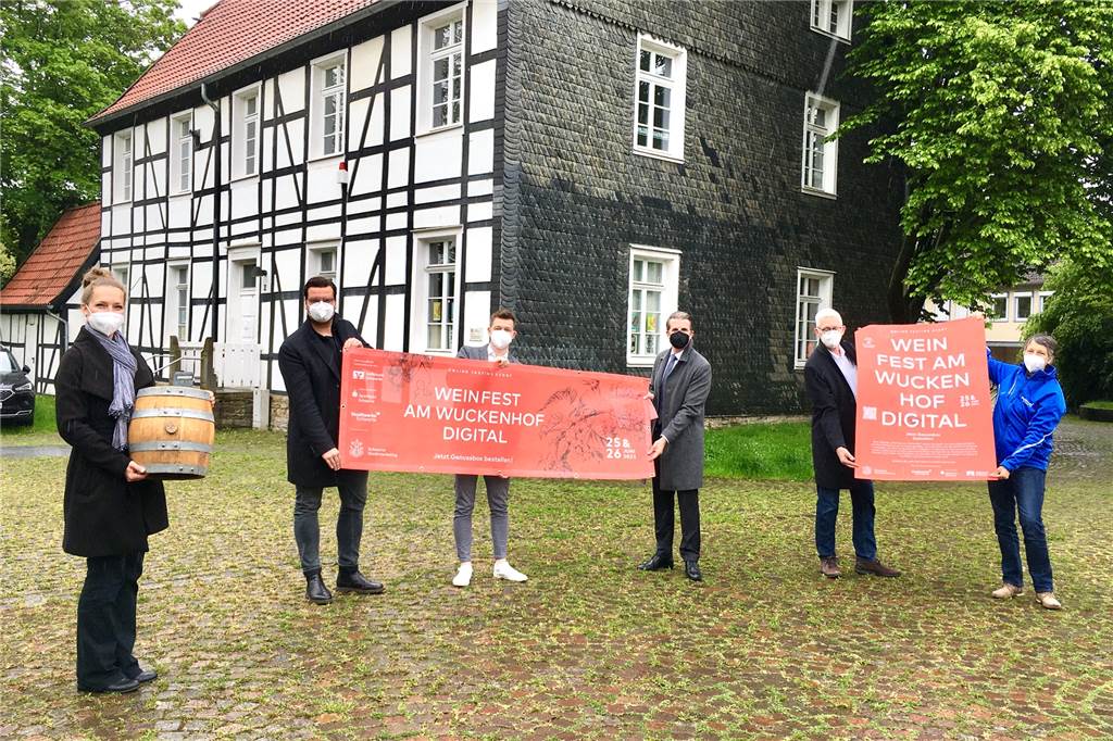 Exklusive Genuss-Boxen mit Schwerter Spezialitäten für das heimische Wohnzimmer Mit dem „Weinfest am Wuckenhof digital“ präsentieren die Veranstalter ein neues Format.