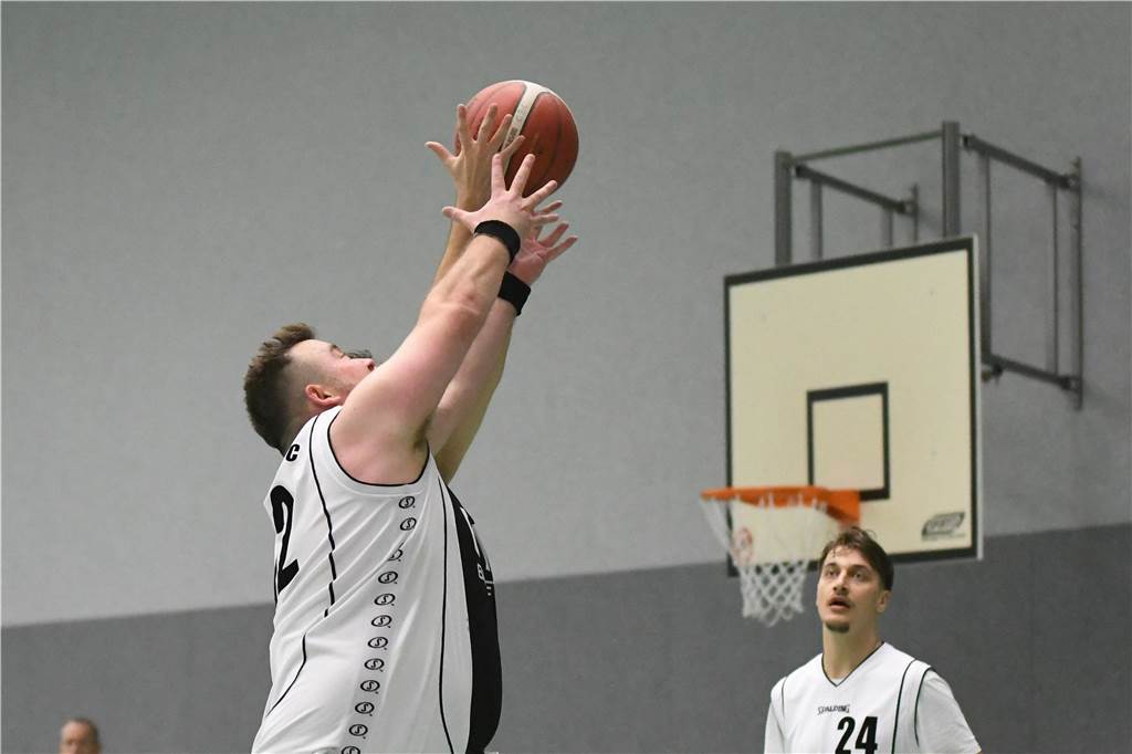 Mit dem zweiten Sieg im siebten Kreisliga-Spiel sind die Basketballer des Castroper BC auf Rang sieben vorgerückt - durch ein 70:32 gegen den Tabellennachbarn ETG Recklinghausen 3.