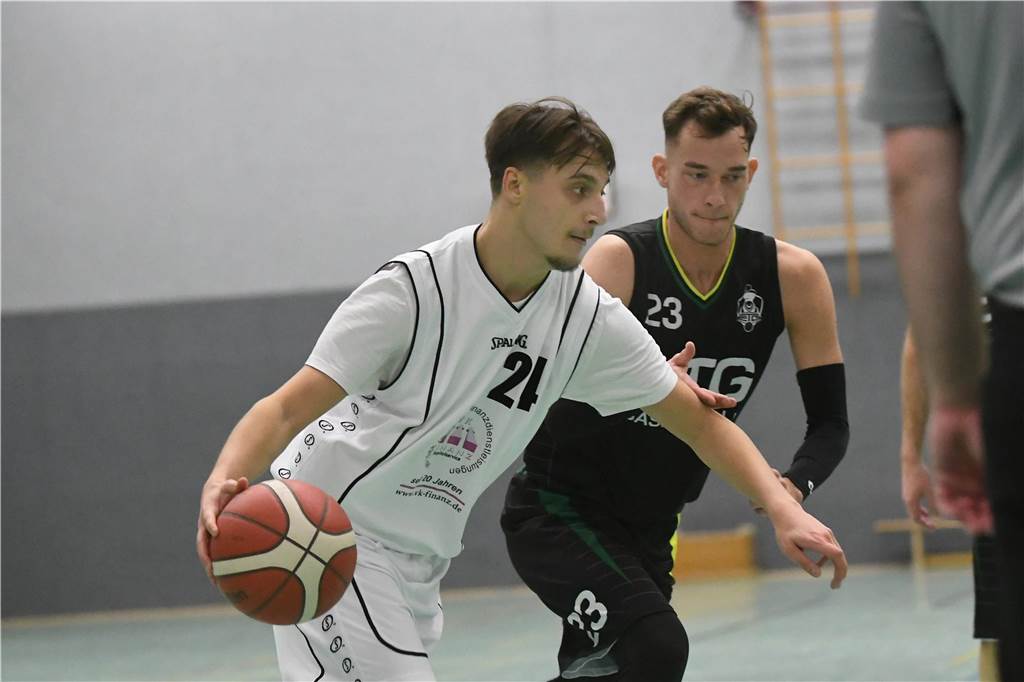 Mit dem zweiten Sieg im siebten Kreisliga-Spiel sind die Basketballer des Castroper BC auf Rang sieben vorgerückt - durch ein 70:32 gegen den Tabellennachbarn ETG Recklinghausen 3.