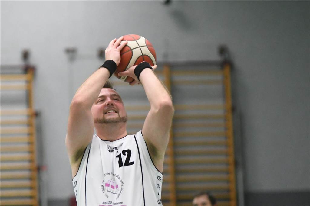Mit dem zweiten Sieg im siebten Kreisliga-Spiel sind die Basketballer des Castroper BC auf Rang sieben vorgerückt - durch ein 70:32 gegen den Tabellennachbarn ETG Recklinghausen 3.