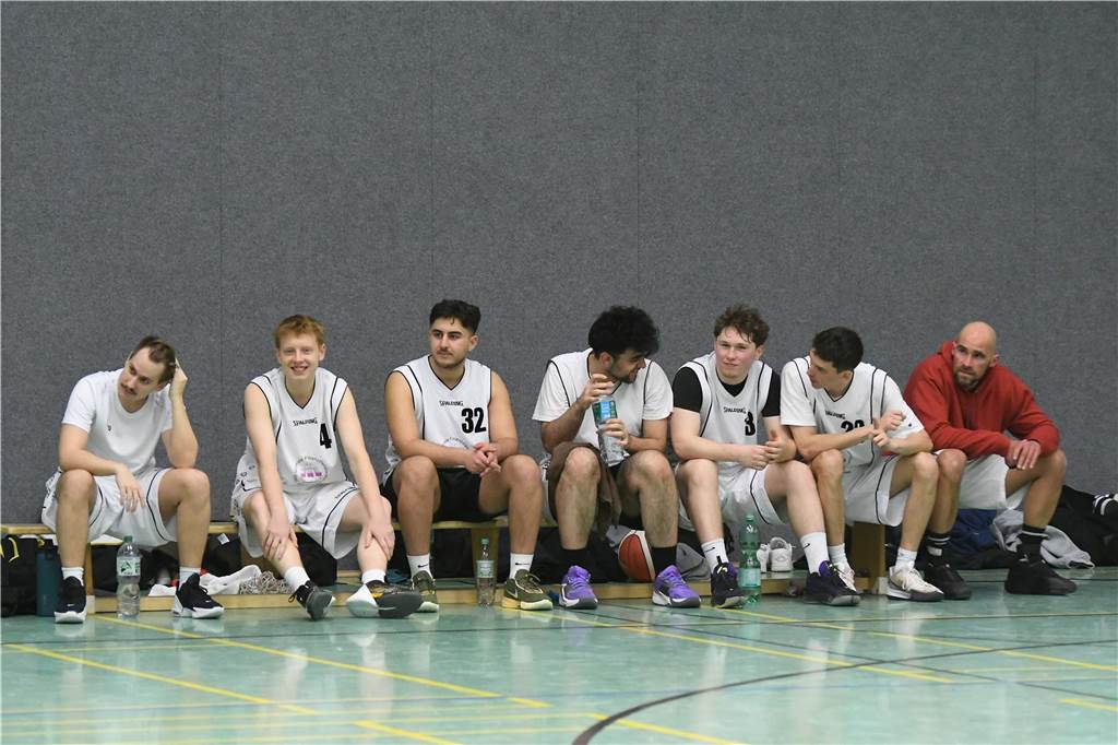 Mit dem zweiten Sieg im siebten Kreisliga-Spiel sind die Basketballer des Castroper BC auf Rang sieben vorgerückt - durch ein 70:32 gegen den Tabellennachbarn ETG Recklinghausen 3.