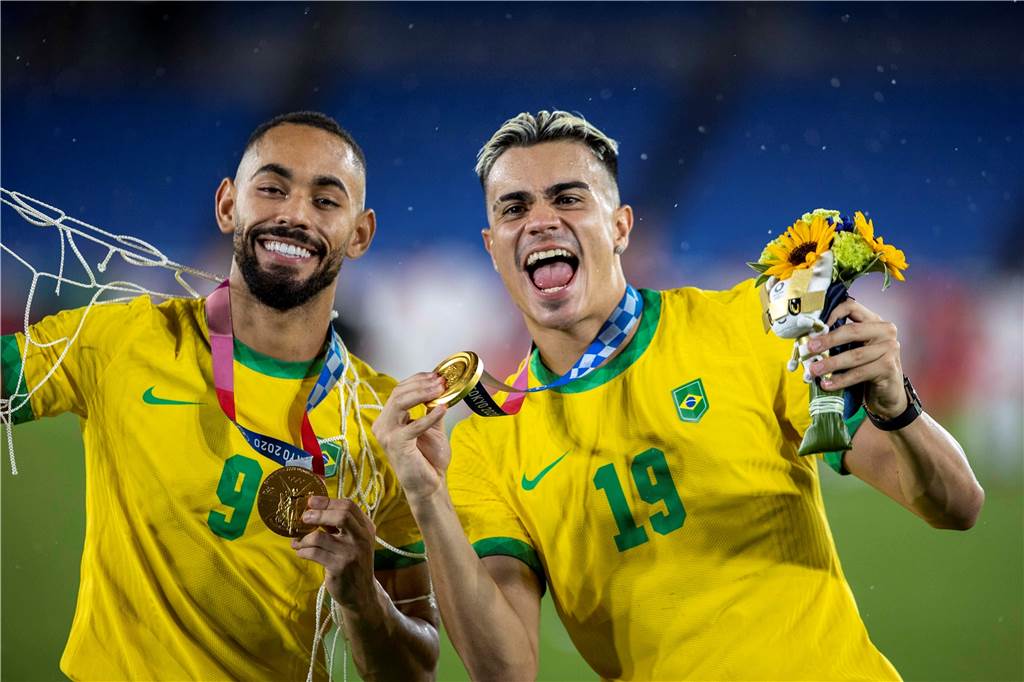 Reinier und der BVB: Plant Marco Rose noch mit dem Olympiasieger? Mit der brasilianischen Auswahl holte Reinier (r.) bei Olympia die Goldmedaille.