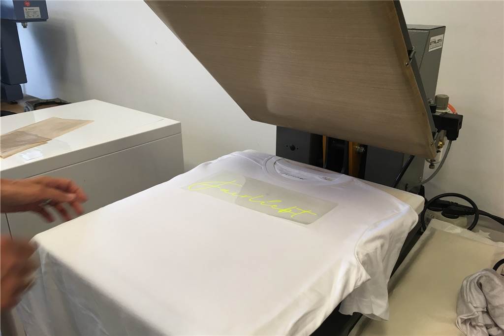 „Fairliebt“-T-Shirts: fair produziertes Material und zeitloses Design "fairliebt" Onlienshop