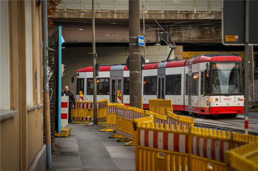 Marten: Eine Ohrfeige für die Familienfreundlichkeit, dickes Lob für die Verkehrsanbindung Mit der Verkehrsanbindung sind die Martener sehr zufrieden, die Straßenbahn fährt direkt in die City.