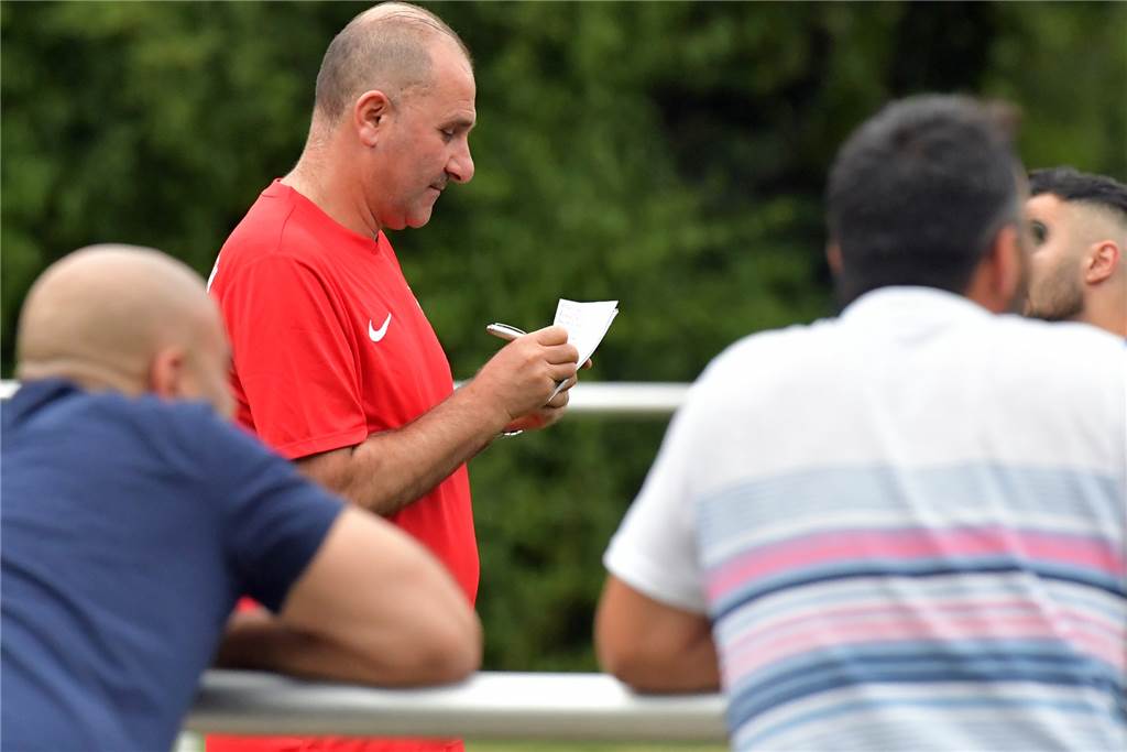 Aufstieg? Mit diesem Saisonziel geht die SG Gahmen in die neue Saison Mit der Vorbereitung ist Gahmens Trainer Semistan Tikici nicht ganz zufrieden.