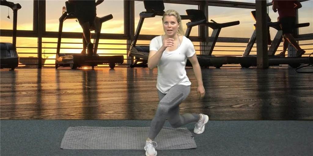 Mit diesem Workout trainieren wir Beine und Po.