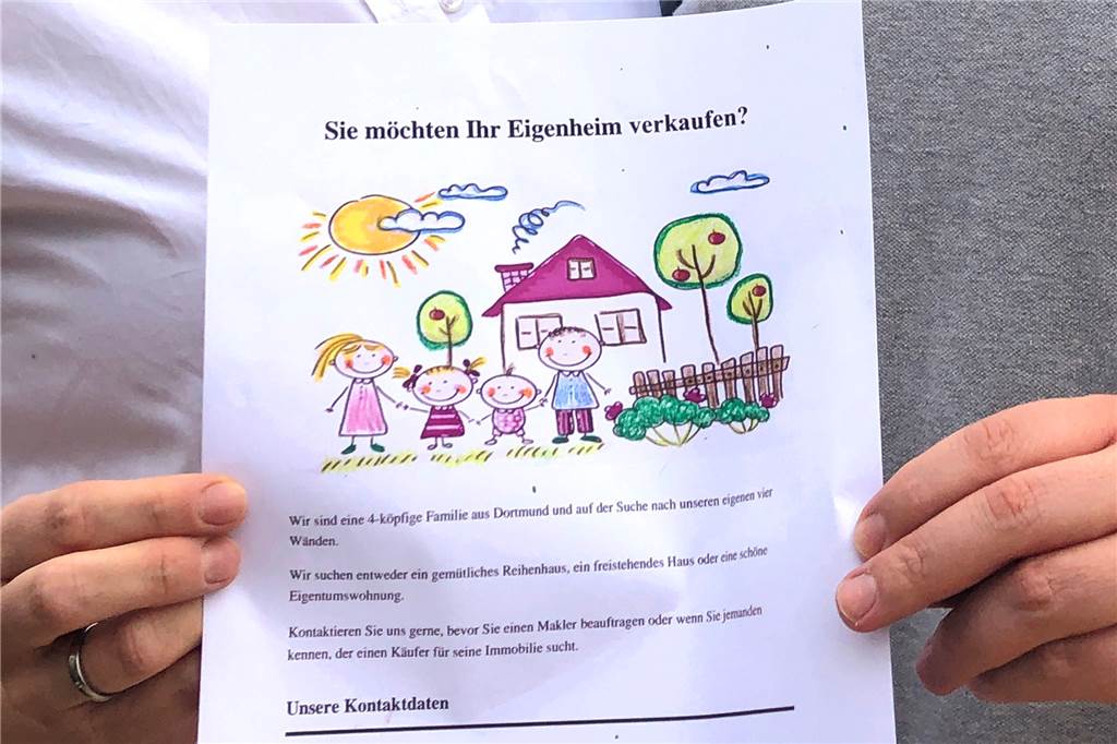 10 Tipps für die Traumhaus-Suche: „Es gibt in Dortmund viel Potenzial“ Mit diesem Zettel sucht die Familie nach Eigentum.