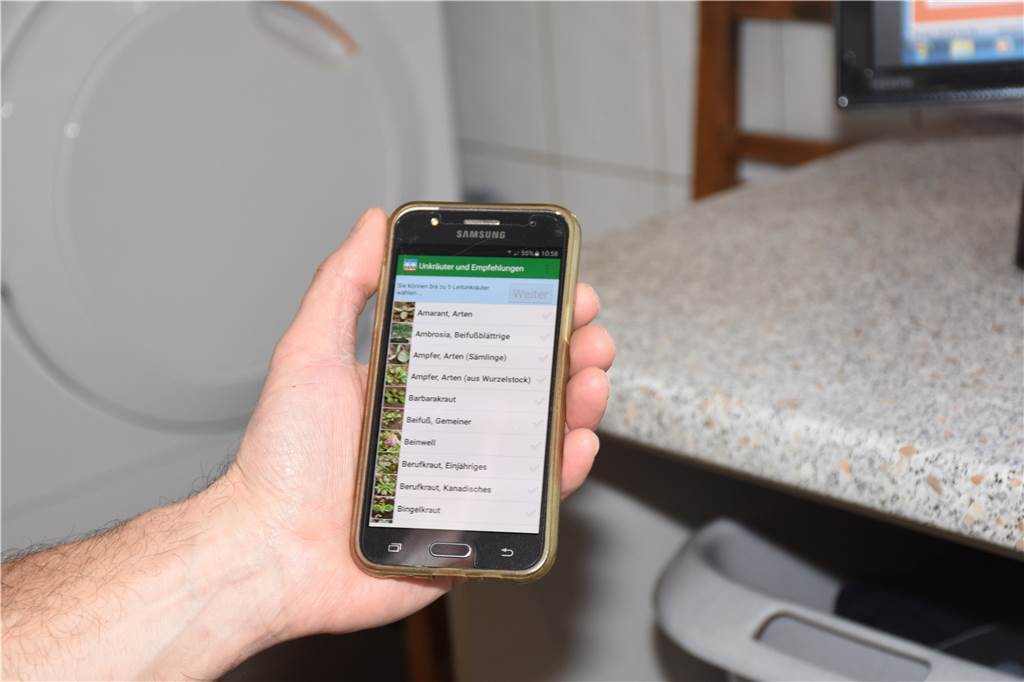 „Den Bauernhof per Knopfdruck gibt es nicht“ - Smartphones und Landwirtschaft Mit dieser App lassen sich Unkräuter bestimmen.
