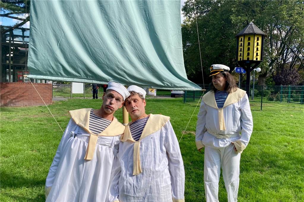 Keine Angst im Stadtgarten - Theaterchef Ehinger: „Wir wollen überraschen“ Mit drei Performances unterhielt die Gruppe Kamaduka im Stadtgarten.