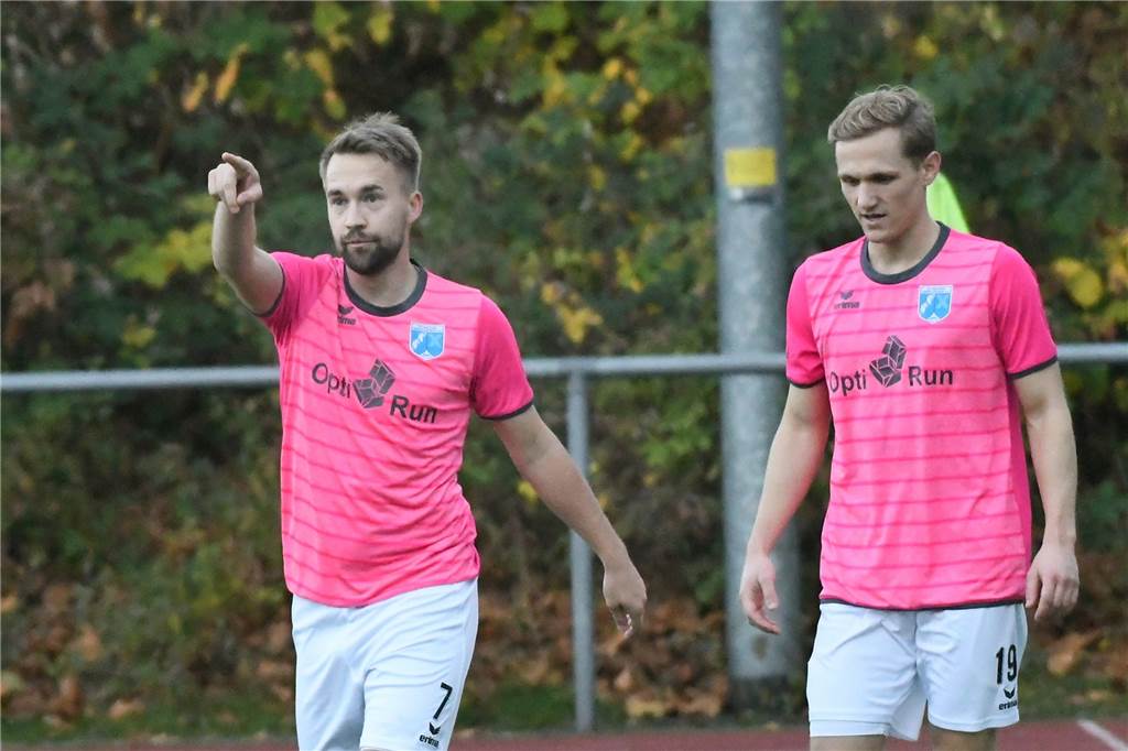 Mit einem 3:0-Sieg gegen Westfalia Herne baute der SV Wacker Obercastrop seine Erfolgsserie in der Westfalenliga auf vier Partien ohne Niederlage aus.