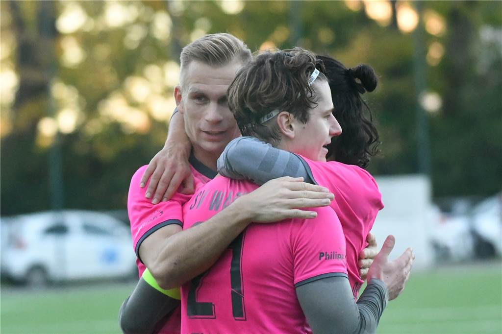 Mit einem 3:0-Sieg gegen Westfalia Herne baute der SV Wacker Obercastrop seine Erfolgsserie in der Westfalenliga auf vier Partien ohne Niederlage aus.