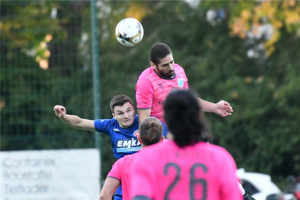 Mit einem 3:0-Sieg gegen Westfalia Herne baute der SV Wacker Obercastrop seine Erfolgsserie in der Westfalenliga auf vier Partien ohne Niederlage aus.