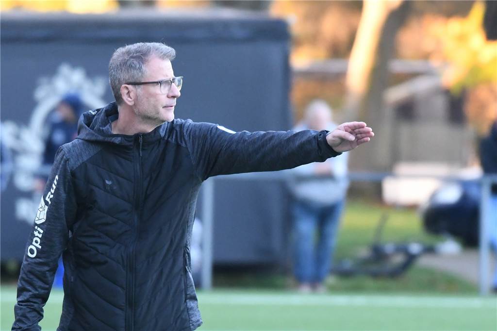 Mit einem 3:0-Sieg gegen Westfalia Herne baute der SV Wacker Obercastrop seine Erfolgsserie in der Westfalenliga auf vier Partien ohne Niederlage aus.