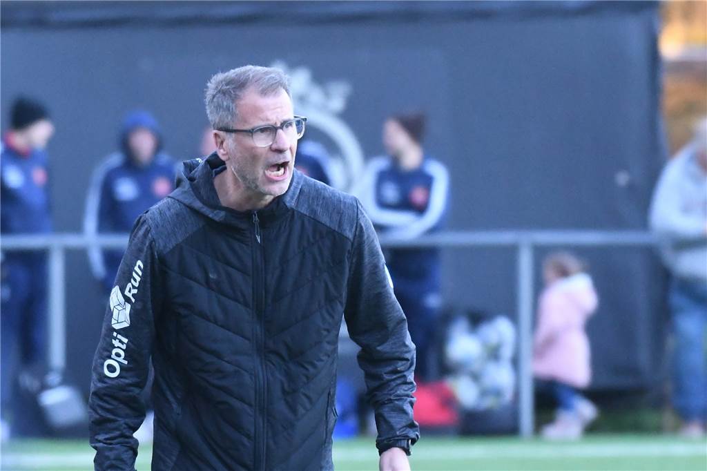 Mit einem 3:0-Sieg gegen Westfalia Herne baute der SV Wacker Obercastrop seine Erfolgsserie in der Westfalenliga auf vier Partien ohne Niederlage aus.