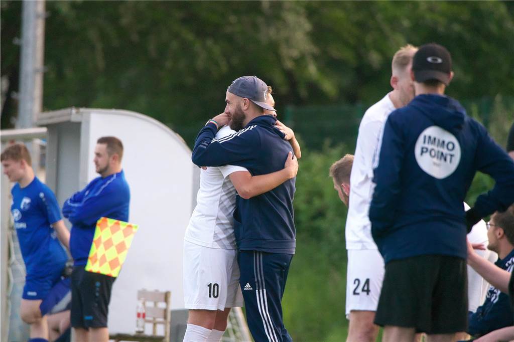 „Wir haben uns kaputtgelacht“: Oligmüller-Comeback bei Polsum in besonderer Konstellation Mit einem 7:2-Sieg gegen BW Wulfen verabschiedete der ETuS Haltern in der vergangenen Saison Phillip Oligmüller als Trainer des A-Ligisten.
