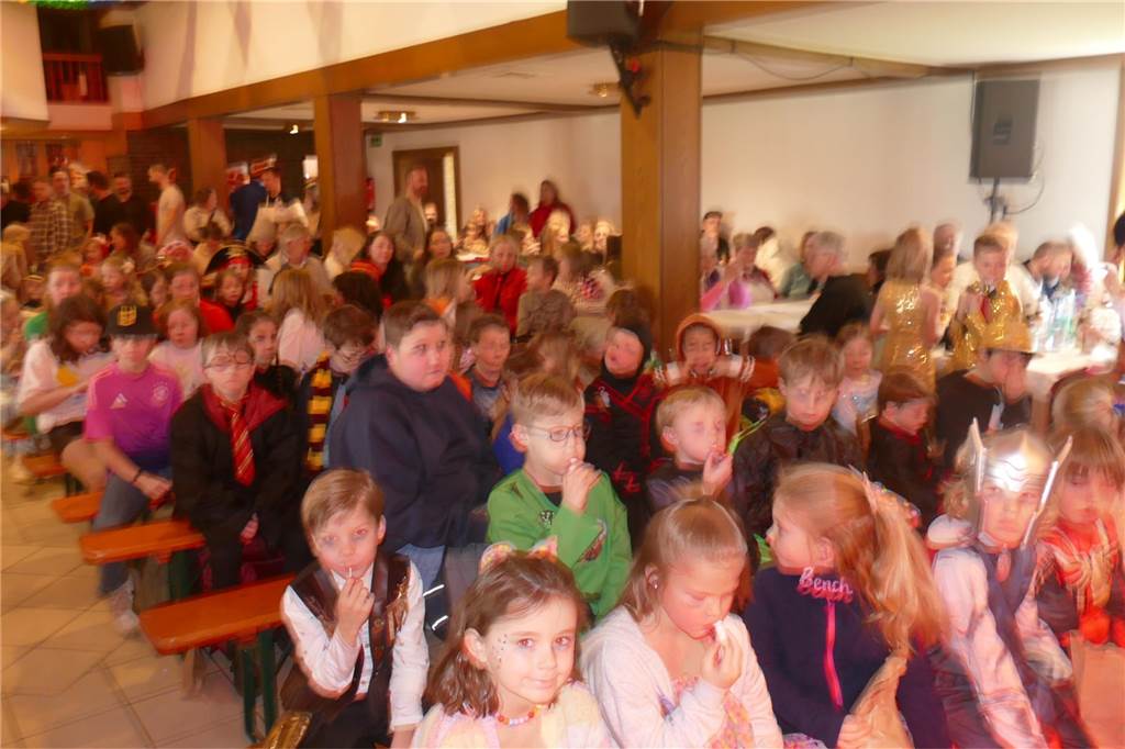Mit einem abwechslungsreichen Programm feierten die jüngsten Ottensteiner Burggeister ihren Büttnachmittag. 