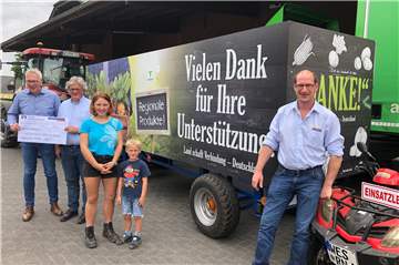 Mit einem Anhänger dankt die Landwirtschaft allen Verbrauchern, die in der Coronakrise vermehrt zu Produkten aus regionaler Erzeugung greifen.