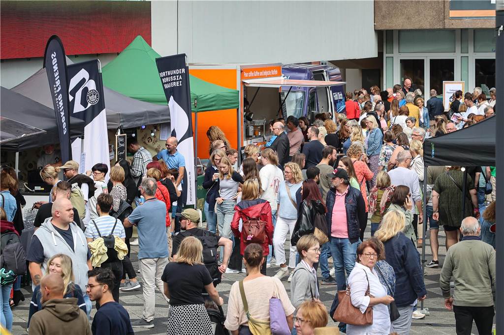 Mit einem bunten Programm feierte das Theater Dortmund am Sonntag (27.8.) den Beginn der neuen Spielzeit mit einem großen Theaterfest.