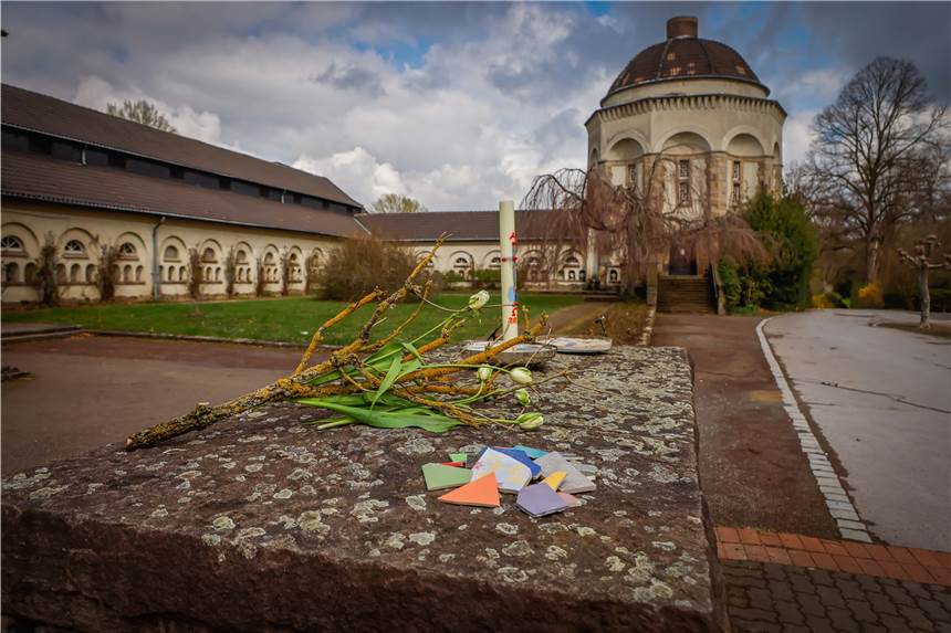 Bundesweite Aktion: So gedenkt Dortmund der Corona-Opfer Mit einem Gedenkgottesdienst auf dem Hauptfriedhof wird an die Corona-Toten in Dortmund erinnert.