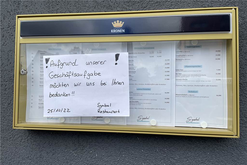 Betreiber geben nach drei Monaten auf: Restaurant Symbol geschlossen Per Aushang am Restaurant Symbol werden die Gäste übe die Geschäftsausgabe informiert