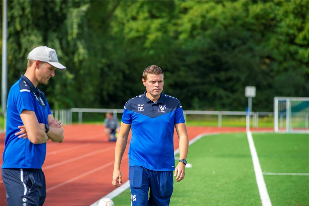Mit einem spektakulären 7:2-Sieg gegen Adler Weseke hat sich der TuS Sythen zurückgemeldet und erstmals in dieser Saison gewonnen.