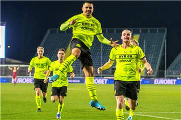 Mit einem Torfestival hat die BVB-U19 gegen Empoli den Einzug ins Achtelfinale der Youth League perfekt gemacht.