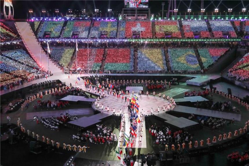 Paralympics beendet: Knallbunte Abriss-Feier mit viel Musik Mit einer bunten Feier klingen die Paralympics aus. Foto: Jan Woitas