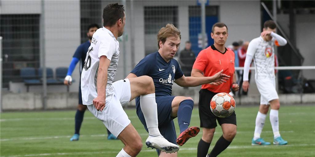 FC Frohlinde: Blatt wendet sich nach Einwechselung von Trainer Sascha Rammel Mit einer feinen Einzelleistung gelang Frohlindes Neuzugang vom Kirchhörder SC, Christian Wazian (am Ball), das 1:1 beim 3:1-Testspielsieg gegen den FC Altenbochum.