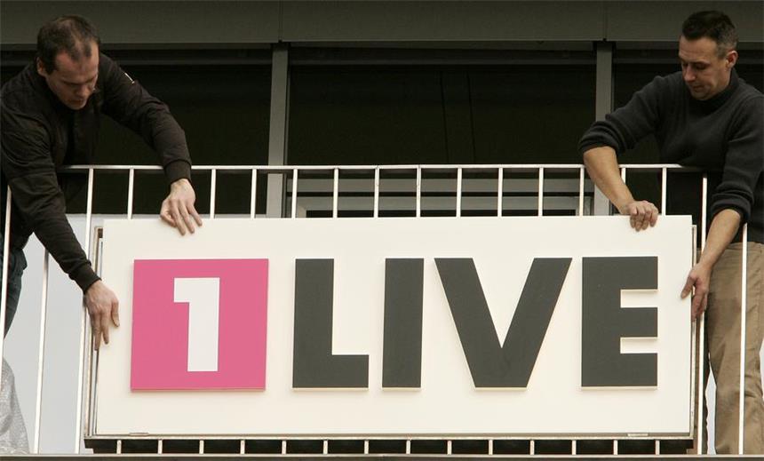 1Live schockiert seine Hörer Mit einer Hörspielaktion sorgt 1Live bei seinen Hörern für Ärger. Foto: Jörg Carstensen dpa