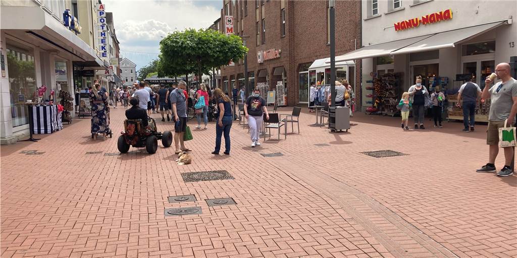 Lüner Unternehmer setzt mit kreativer Idee starkes Zeichen für Einzelhandel Mit einer interaktiven Karte sollen schon bald virtuelle Einblicke in die Läden der Lüner Innenstadt möglich sein. Davon sollen die lokalen Händler profitieren.