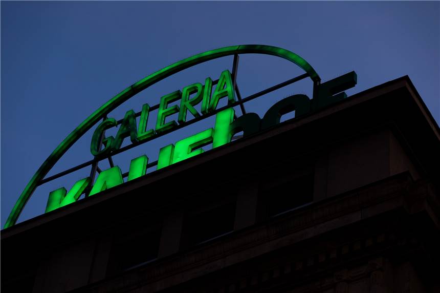 Mitarbeiterin kämpft gegen Schließung von Galeria Karstadt Kaufhof Mit einer Online-Petition kämpft eine Dortmunderin für den Erhalt der Kaufhäuser Karstadt, Galeria Kaufhof und Karstadt Sports.