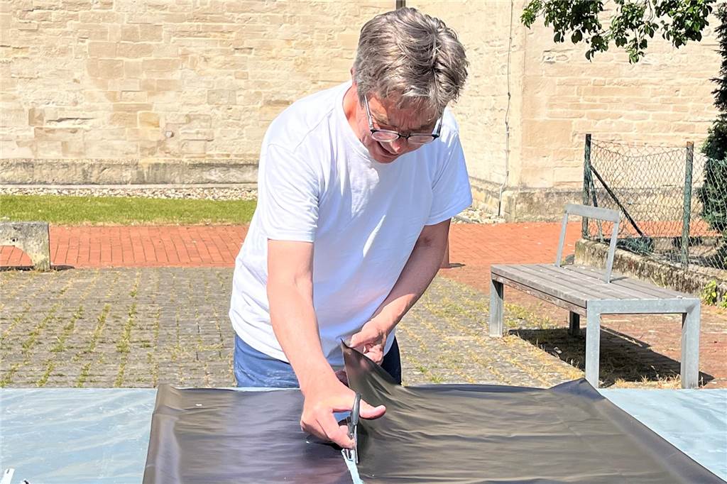 Der Künstler David Mannstein.