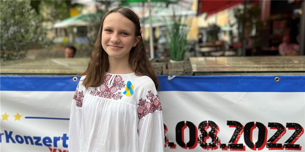 Solidar-Konzert in der Rohrmeisterei: Anastasia (11) singt ein ukrainisches Lied Anastasia Serbina singt beim Solidar-Konzert in der Rohrmeisterei in Schwerte ein ukrainisches Volkslied.