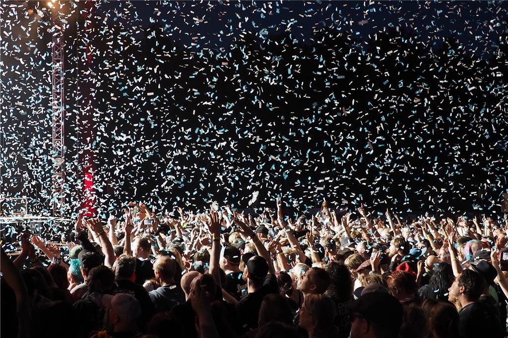„Das ist surreal!“ Ruhrpott Rodeo kehrt zurück auf die „Wiese“ Fans beim Ruhrpott-Rodeo
