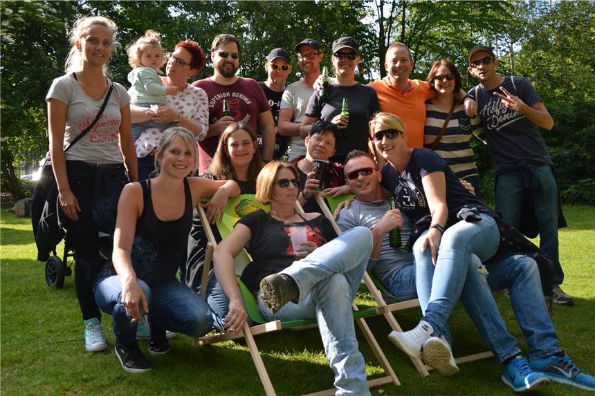 „House am Stadtsee“ lockt Hunderte zur Open-Air-Party an die Saline Mit Freunden die Nachmittagssonne genießen und dann bis in den Abend tanzen: House am Stadtsee war vor allem für Wernes junge Bevölkerungsgruppe ausgelegt.