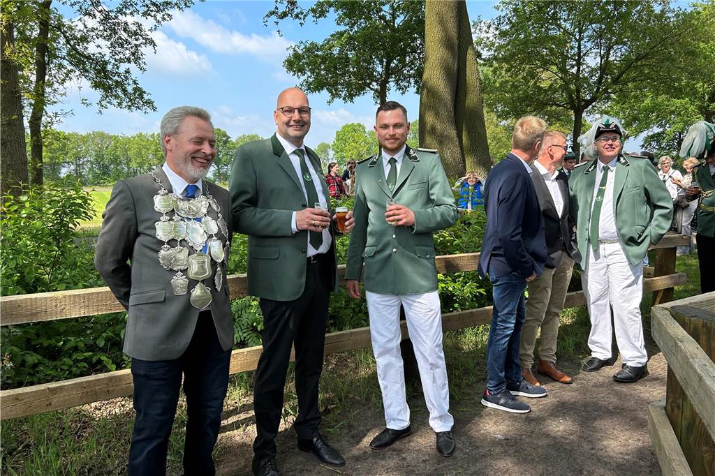 Mit großartiger Stimmung und bestem Wetter starteten die Schützen in Wennewick-Oldenkott in ihr Jubiläumsjahr. 