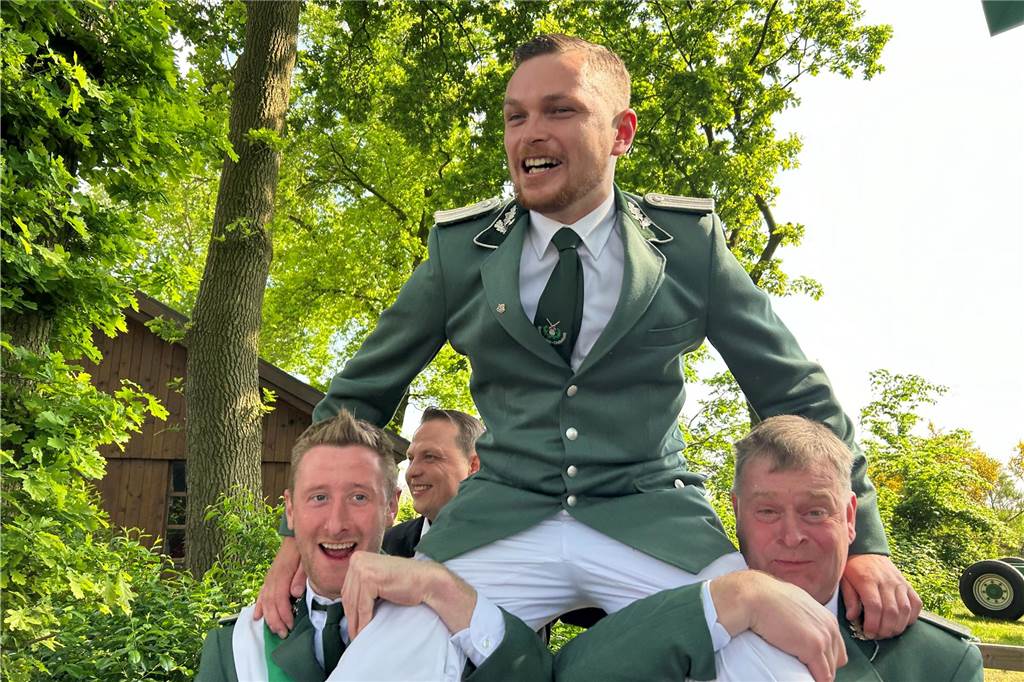 Mit großartiger Stimmung und bestem Wetter starteten die Schützen in Wennewick-Oldenkott in ihr Jubiläumsjahr. 