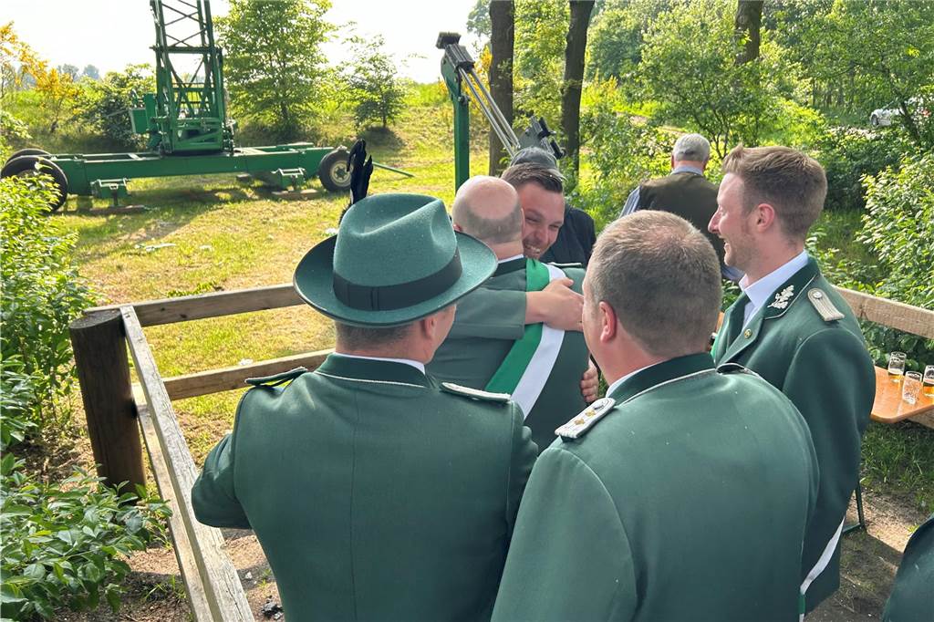 Mit großartiger Stimmung und bestem Wetter starteten die Schützen in Wennewick-Oldenkott in ihr Jubiläumsjahr. 
