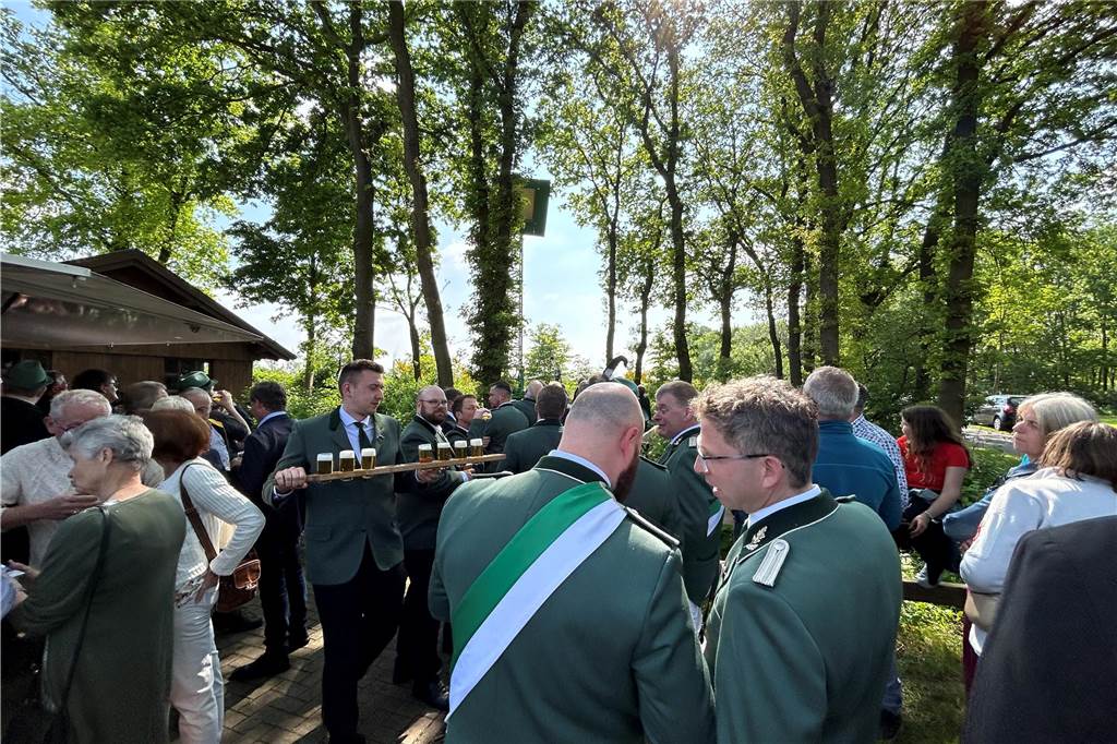 Mit großartiger Stimmung und bestem Wetter starteten die Schützen in Wennewick-Oldenkott in ihr Jubiläumsjahr. 