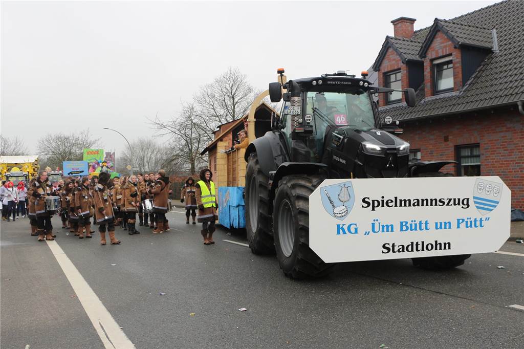 Mit gut einer halben Stunde Verzögerung durfte auch der Spielmannszug an Nummer 47 Fahrt aufnehmen.
