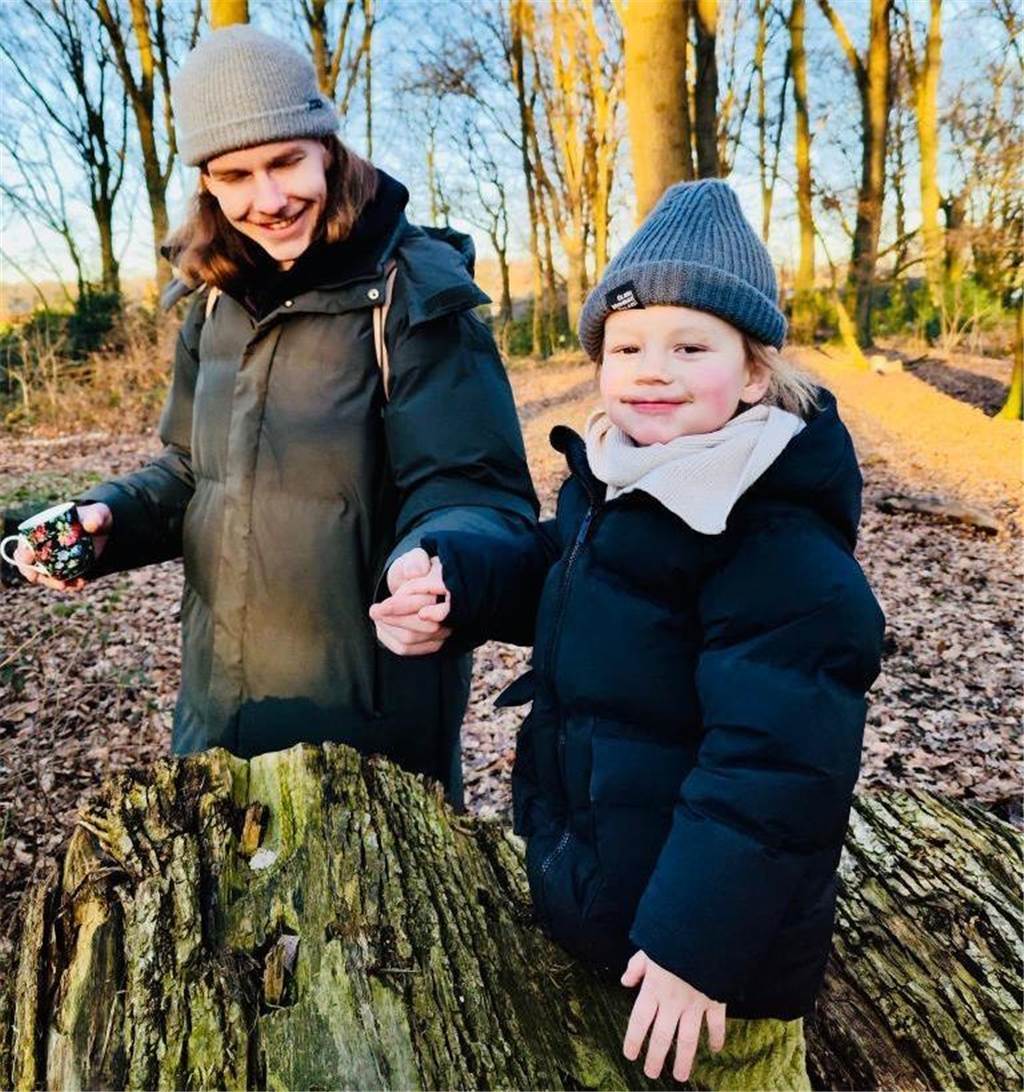Junge Mutter teilt ihr Leben auf Instagram mit tausenden Leuten Mit ihrem Freund Lukas ist Lara Linka bis heute glücklich zusammen.