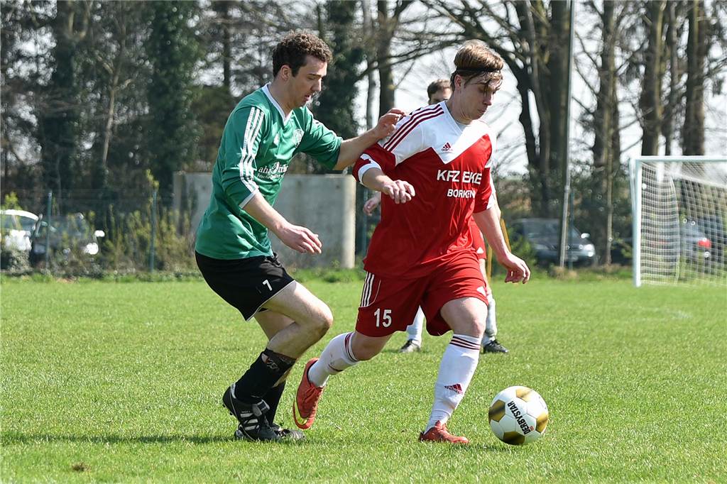 Tore seit 2010: Bei der TG Almsick ist einer auf dem Weg zur 100 Mit insgesamt 87 Treffern steht Tino Samele (l.) in der TG-Torjägerliste ganz oben.