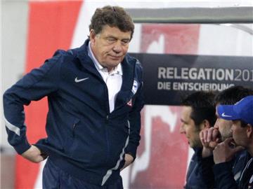 Mit knapp 74 Jahren übernahm Otto Rehhagel Hertha BSC, konnte den Abstieg aber nicht verhindern. fuFoto: Roland Weihrauch