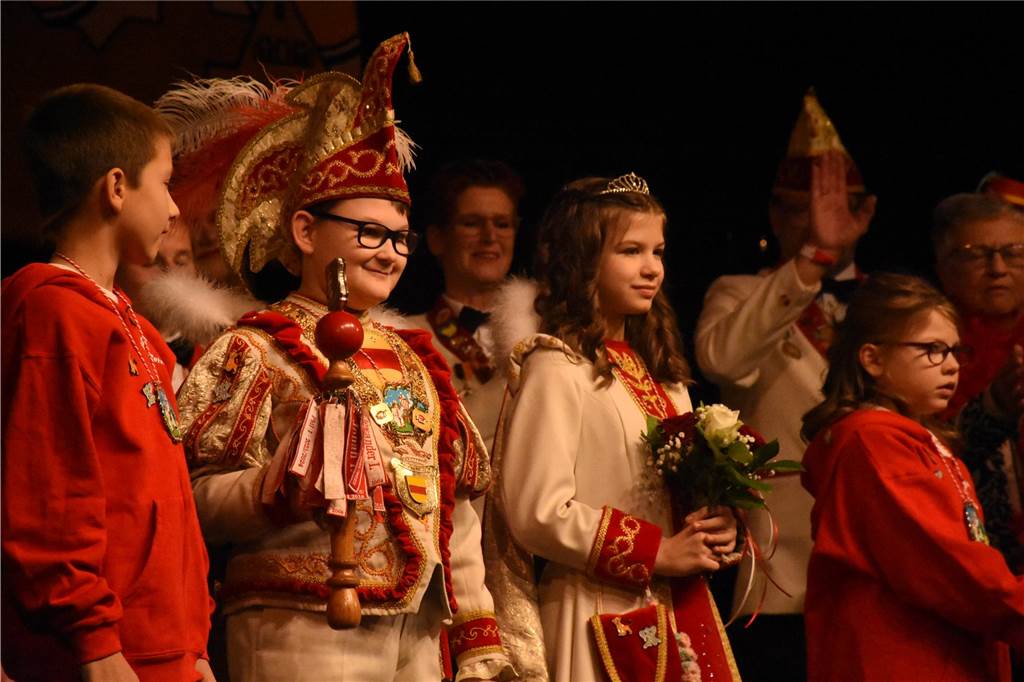 Mit lautem "Helau" krönten die Werner Karnevalisten am Samstag bei der Prinzenproklamation ihr neues Stadtprinzenpaar. Wir waren mit der Kamera dabei.