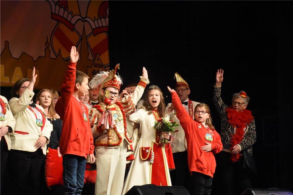 Mit lautem "Helau" krönten die Werner Karnevalisten am Samstag bei der Prinzenproklamation ihr neues Stadtprinzenpaar. Wir waren mit der Kamera dabei.