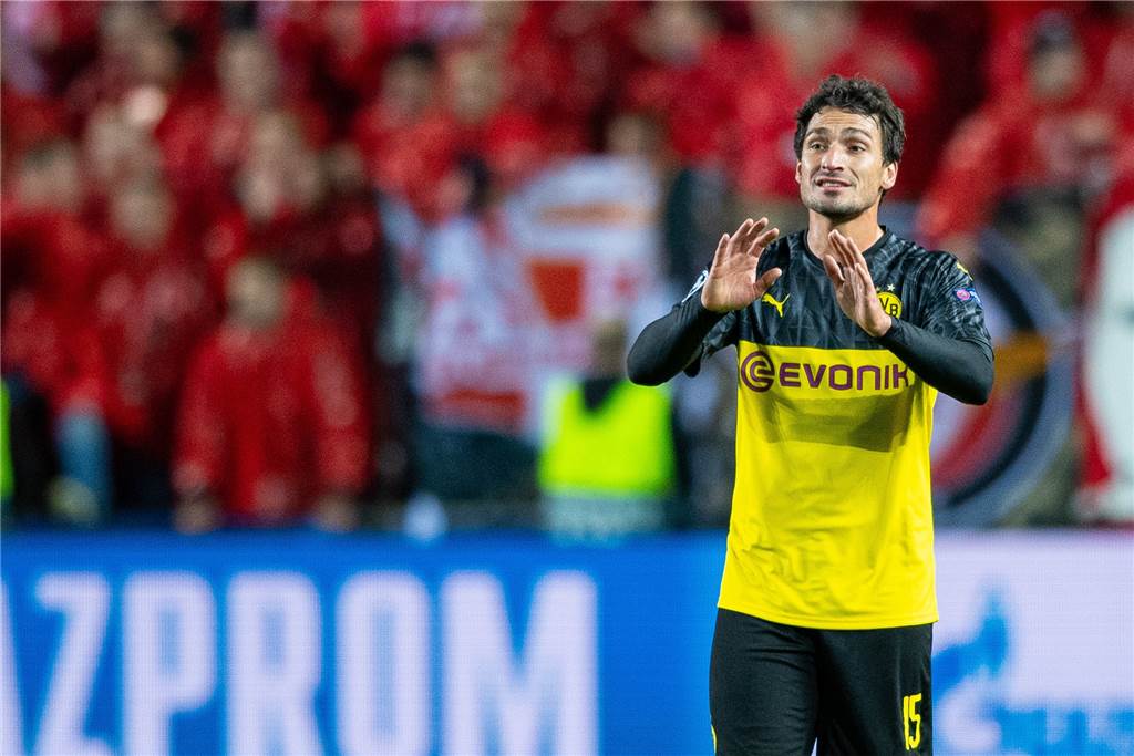 Achraf Hakimi ist der BVB-Matchwinner in Prag - Julian Brandt legt auf Mit Mats Hummels kehrte die Sicherheit zurück in die BVB-Abwehr.