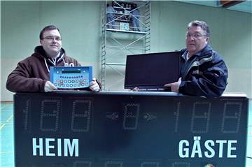 Mit Mitteln aus dem Fördergeld des Stadtsportverbandes konnte im Jahr 2011 der Castroper TV durch Mathias und Ulrich Copar die neue Anzeigetafel für die Sporthalle der Willy-Brandt-Gesamtschule anschaffen.