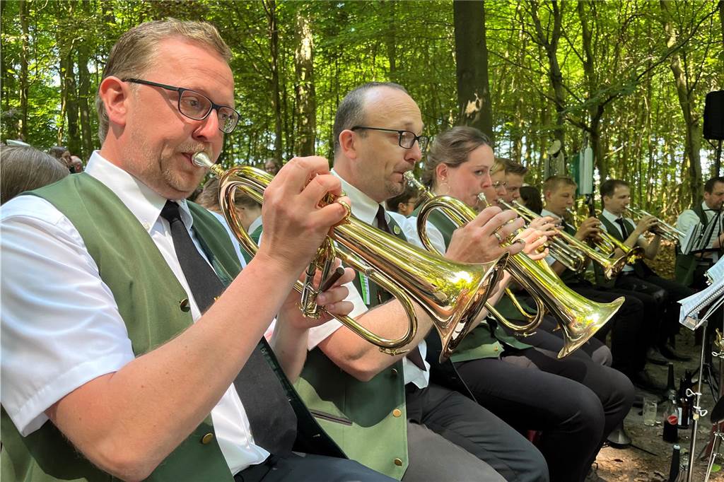 Mit Musik brachten sich die Lembecker in Stimmung.